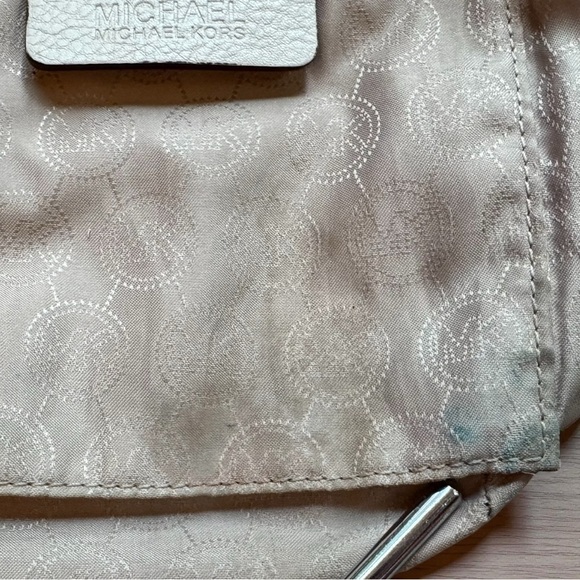 MICHAEL Michael Kors Cream White Pebbled Leather Shoulder Bag - Picture 8 of 16